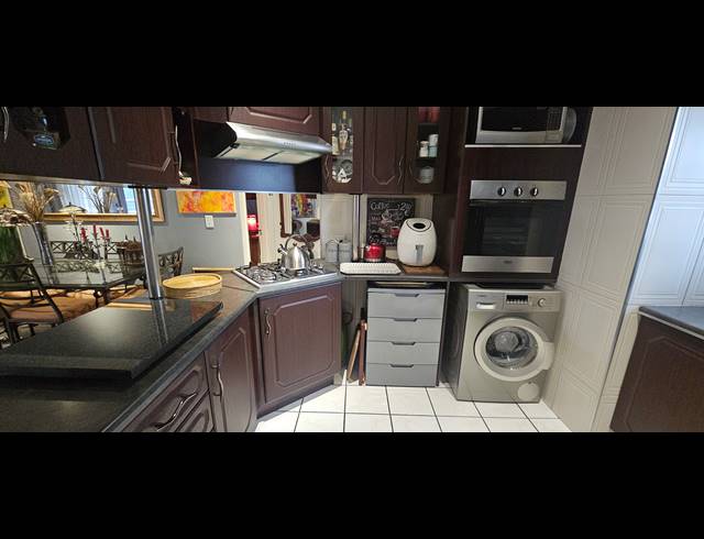 3 BEDROOM TOWNHOUSE FOR SALE IN NEW REDRUTH
